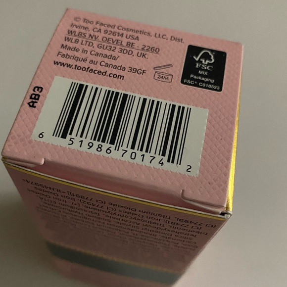 Too Faced - Born This Way - Natural Finish Longwear Liquid Foundation (SNOW) - Picture 9 of 16